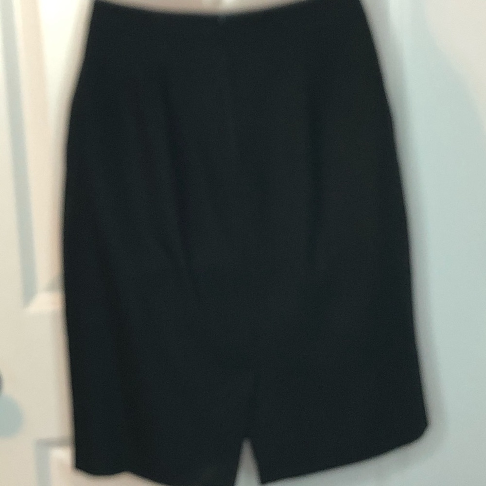 2-pc Black Suit with straight skirt Size 4 - Picture 5 of 9